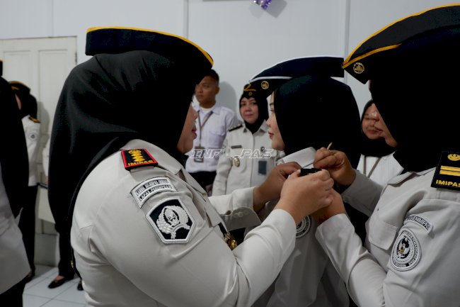 Apresiasi Dedikasi, 13 Petugas Lapas Perempuan Palembang Resmi Sandang Pangkat Baru