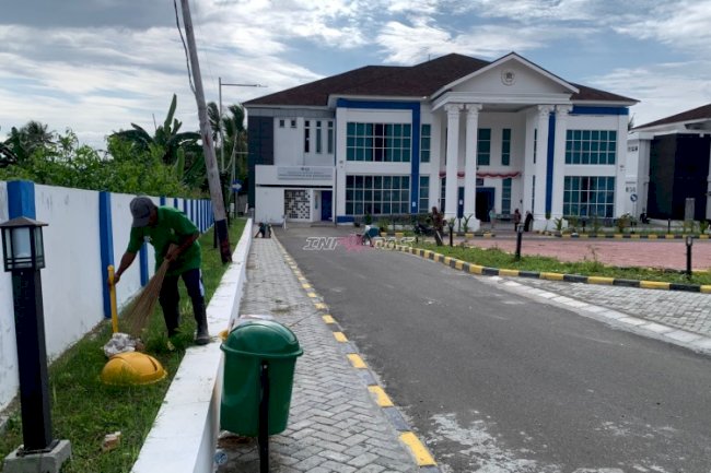 Hapus Stigma lewat Aksi Nyata, Warga Binaan Lapas Luwuk Kerja Bakti di Disdikbud Kab. Banggai