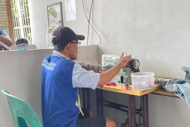 Warga Binaan Lapas Tanjung Asah Keterampilan Menjahit dan Permak