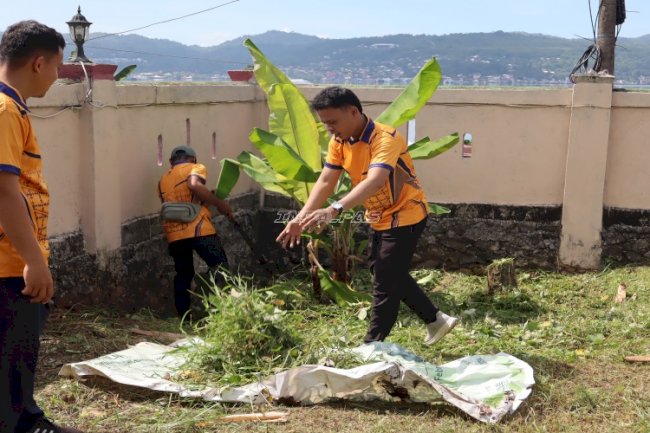 Bersih-Bersih Fasilitas Umum, Wujud Pengabdian Lapas Ambon kepada Masyarakat