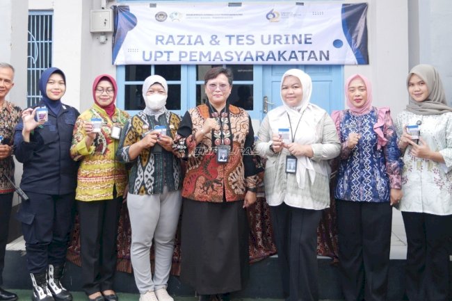 Perkuat Komitmen P4GN, Petugas Lapas Perempuan Martapura Tes Urine Mendadak