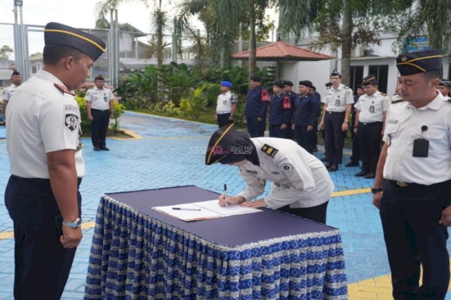 Lapas Banjarbaru Teguhkan Zero Halinar lewat Penandatanganan Komitmen Seluruh Petugas