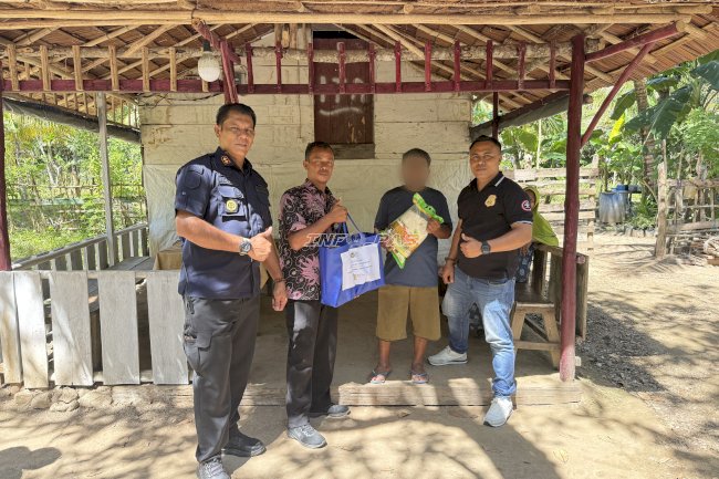 Berbagi Jelang HBP Ke-62, Lapas Namlea Salurkan Bansos bagi Warga dan Santri