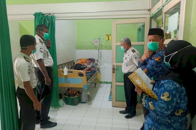 Pastikan Layanan Optimal, Karutan Majene Jenguk Warga Binaan di RSUD Majene