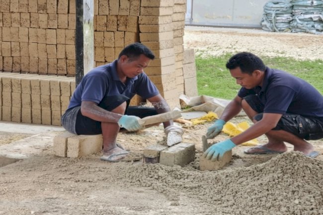 Cetak Tenaga Terampil Konstruksi, Lapas Tual Intensifkan Pelatihan Produksi Batako