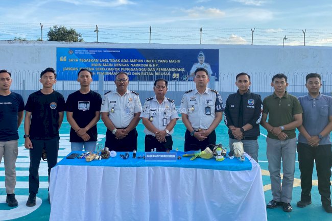 Deteksi Dini Gangguan Kamtib, Kepala KPLP Kotabaru Pimpin Razia Blok Hunian 