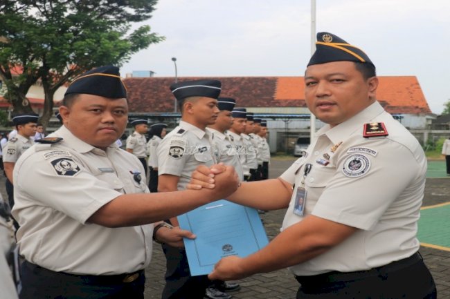 Petugas Lapas Pemuda Madiun Naik Pangkat dan Terima Penghargaan atas Prestasi