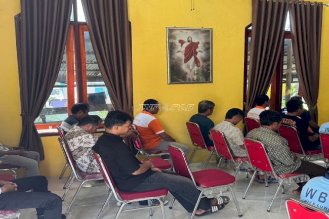 Kuasa Salib Kuatkan Perubahan, Lapas Luwuk Gelar Pembinaan Spiritual di Gereja El-Roy