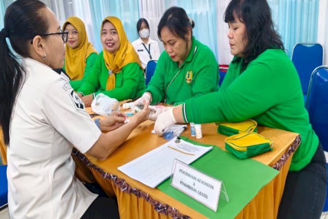 Tenaga Kesehatan Lapas Banjarmasin Layani Pemeriksaan Kesehatan Petugas Pemasyarakatan Kalsel