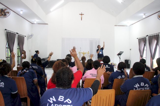 Bina Spiritual Warga Binaan, Lapas Perempuan Manokwari Gelar Ibadah bersama GBI Rock Ministry
