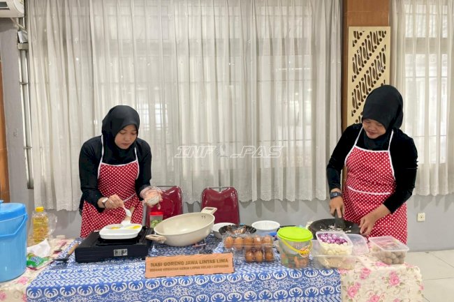 Semarak Hari Kartini, Dharma Wanita Lapas I Cipinang Gelar Lomba Masak Nasi Goreng