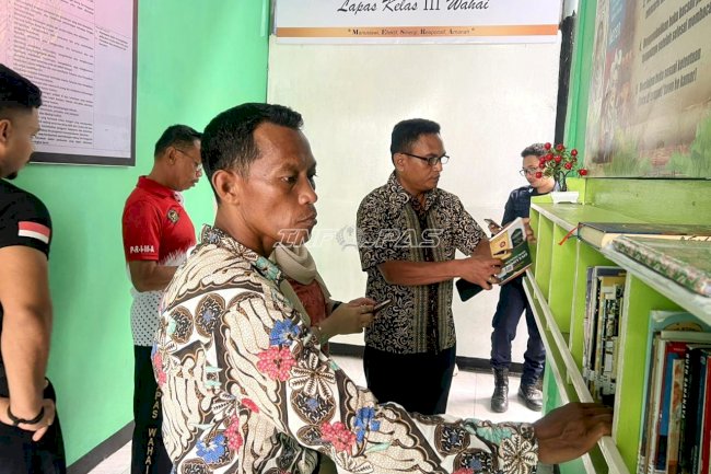 Perkuat Literasi Warga Binaan, Lapas Wahai Terima Monev Hibah Buku Dinas Perpustakaan Malteng