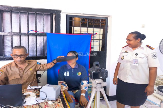 Pemenuhan Hak Identitas, Lapas Perempuan Manokwari Fasilitasi Pembuatan KTP Warga Binaan