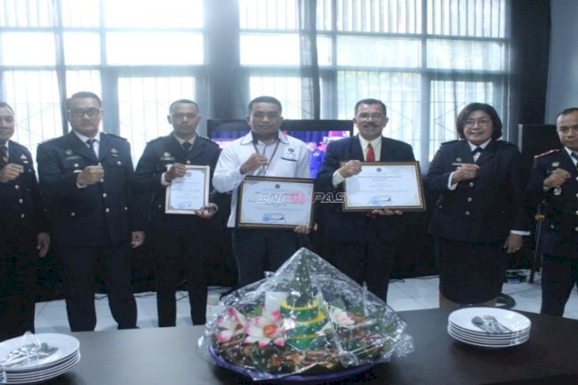 Gagalkan Penyelundupan Narkoba, Petugas Lapas Ambon Raih Penghargaan Petugas Berjasa