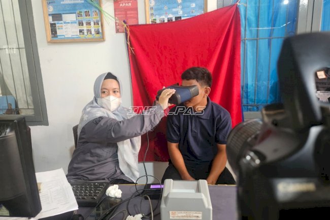 Warga Binaan Lapas Kuala Tungkal Ikuti Verifikasi NIK dan Perekaman Biometrik