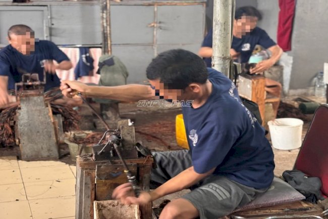 Dari Sisa Menjadi Makna, Limbah Karet Ubah Cara Pandang Warga Binaan Lapas Kelas I Cipinang