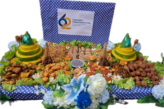 Tumpeng Jumbo 1 Meter Karya Warga Binaan Lapas Perempuan Palembang Curi Perhatian di HBP Ke-62