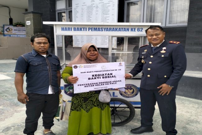 Peringatan HBP Ke-62, Rutan Palu Serahkan Bantuan Usaha untuk Keluarga Warga Binaan