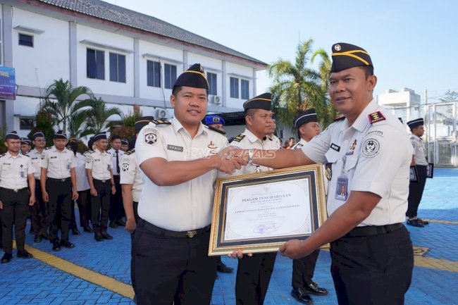Dapur Lapas Banjarbaru Raih Predikat Terbaik, Petugas Terima Penghargaan