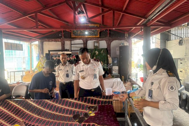 Kalapas Cipinang Pantau Produksi Batik Lintas Lima, Pastikan Kualitas dan Daya Saing