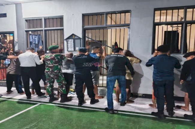 Cegah Gangguan Sejak Dini, Lapas Wahai Libatkan Personel Koramil dalam Operasi Penggeledahan