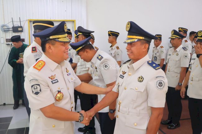 Kakanwil Ditjenpas Kalsel Tekankan Integritas dan Profesionalisme saat Lantik 21 Pejabat Eselon V