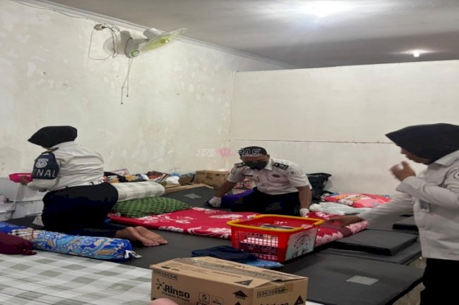 Razia Kamar Hunian Warga Binaan, Lapas Perempuan Ambon Deteksi Dini Gangguan Kamtib 