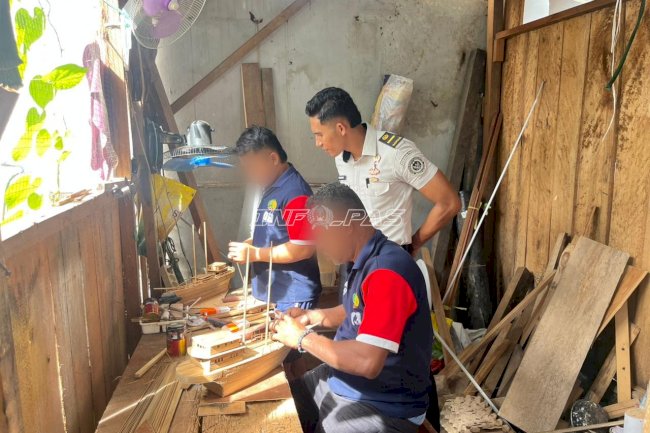 Tak Terhalang Jeruji, Tangan Terampil Warga Binaan Lapas Wahai Ciptakan Kapal Minimalis