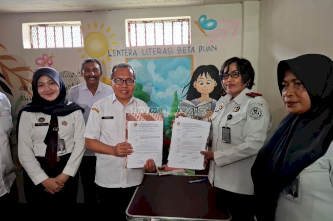 Perkuat Budaya Baca, Lapas Perempuan Ambon Terima 200 Buku dari Dinas Perpustakaan dan Kearsipan Maluku