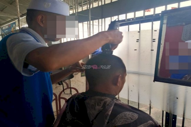 Warga Binaan Rutan Rantau Ikuti Pembinaan Kemandirian UMKM Pangkas Rambut