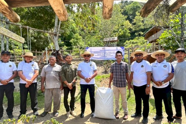 Lapas Lhoknga Serahkan Pupuk untuk Pakan Kuda, Dukung Program 1 Desa 1 UPT