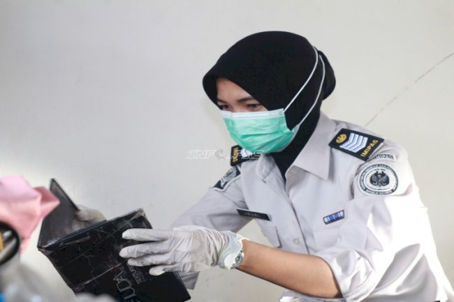 Perkuat Pengawasan dan Pembinaan, Kanwil Ditjenpas Kalbar Gelar Razia di Lapas Perempuan Pontianak