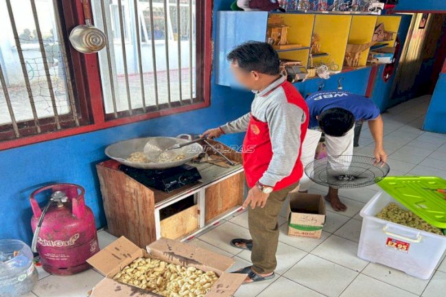 Lewat Pembinaan Tata Boga, Warga Binaan Rutan Marabahan Produksi Makaroni Goreng