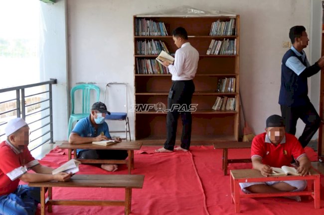 Warga Binaan Lapas Batulicin Manfaatkan Pojok Baca untuk Tingkatkan Literasi