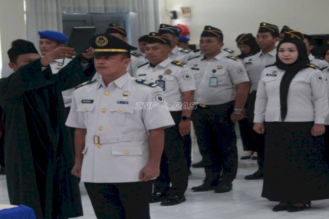 Lantik Kaur Umum Lapas Kendari, Kakanwil Ditjenpas Sultra Tekankan Penguatan Administrasi dan Disiplin Kerja