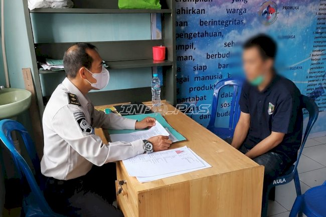 Bapas Banjarmasin Tegaskan Pengawasan Program PB lewat Pemeriksaan Klien Pelanggar Hukum