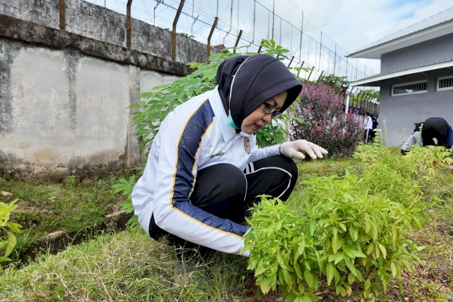 Lapas Perempuan Martapura Tanamkan Kepedulian Lingkungan Lewat Kegiatan Gotong Royong