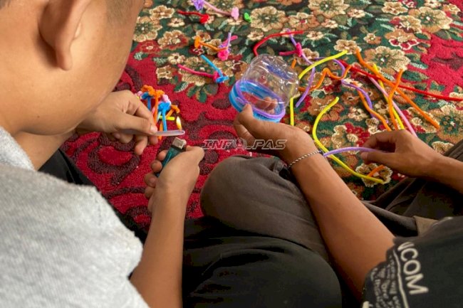 Anak Binaan LPKA Palembang Sulap Barang Sederhana Jadi Kerajinan Tangan Kreatif