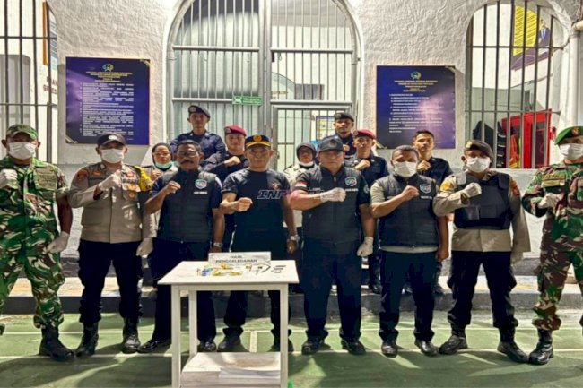 Jelang Iduladha, Lapas Bandanaira Gelar Razia dan Tes Urine bersama APH