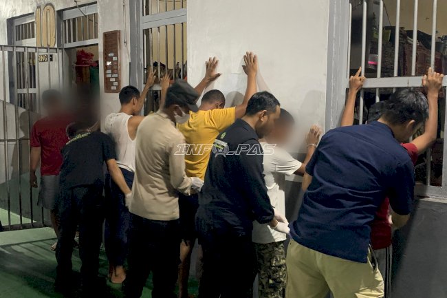 Gandeng TNI-Polri, Kanwil Ditjenpas Kalsel Gelar Razia Gabungan di Lapas Banjarbaru