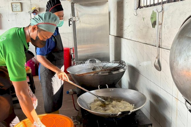 Rutan Rantau Asah Keterampilan Warga Binaan melalui Produksi Keripik Singkong