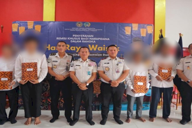 Hadirkan Harapan Baru bagi Warga Binaan, Lapas Kelas I Tangerang Serahkan RK Waisak dan Remisi di Atas 70 Tahun