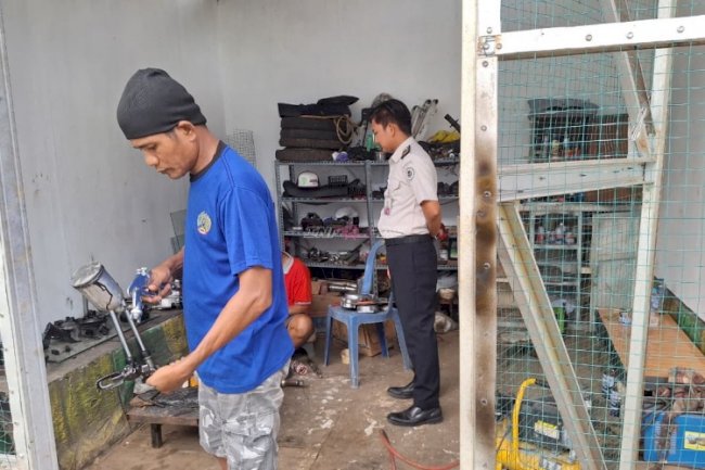 Di Bengkel Laskarin, Warga Binaan Kembangkan Keterampilan Body Repair 
