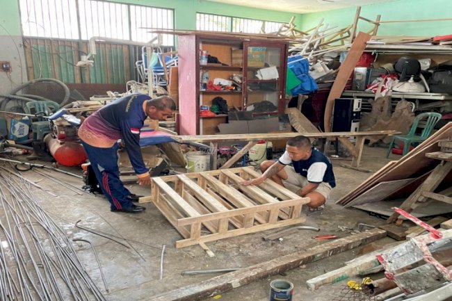 Rutan Ambon Kembangkan Produktivitas Warga Binaan lewat Pembuatan Rak Sepatu