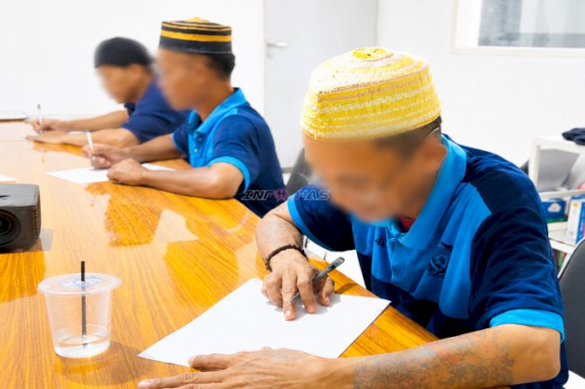 Penuhi Hak Pendidikan, Warga Binaan Lapas Takalar Antusias Belajar Keaksaraan Fungsional