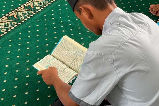 Menjemput Hidayah melalui Pembinaan, Anak Binaan LPKA Palangka Raya Ikuti Pengajian Rutin