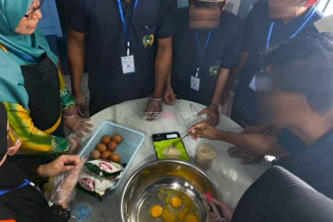 Belajar Produksi Akar Pinang, Warga Binaan Lapas Amuntai Siapkan Bekal Usaha Mandiri