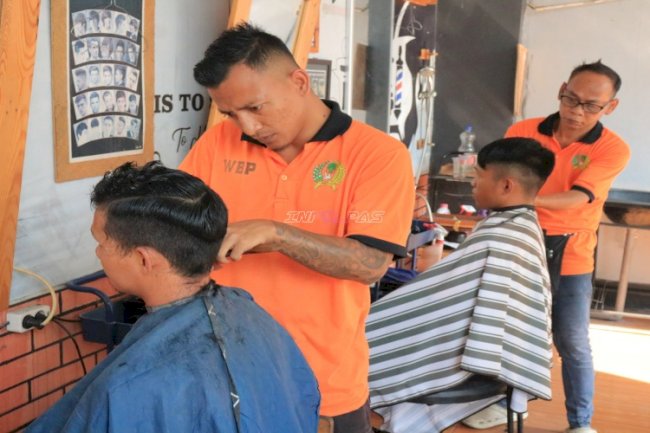 Barbershop Lapas Pemuda Madiun Asah Keterampilan dan Siapkan Warga Binaan Mandiri
