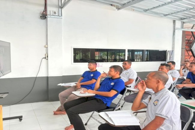 Warga Binaan Lapas Narkotika Karang Intan Antusias Pelajari Mata Kuliah Komunikasi Bisnis secara Virtual
