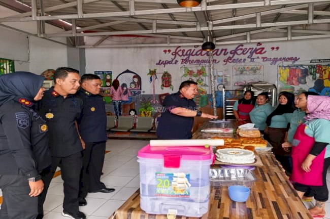 Kakanwil Ditjenpas Kaltim Sapa Warga Binaan Lapas Perempuan Tenggarong, Perkuat Semangat Pembinaan 